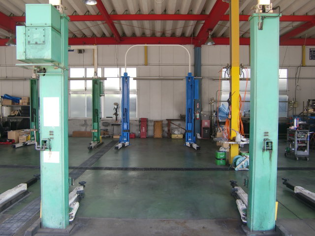 車検工場現場